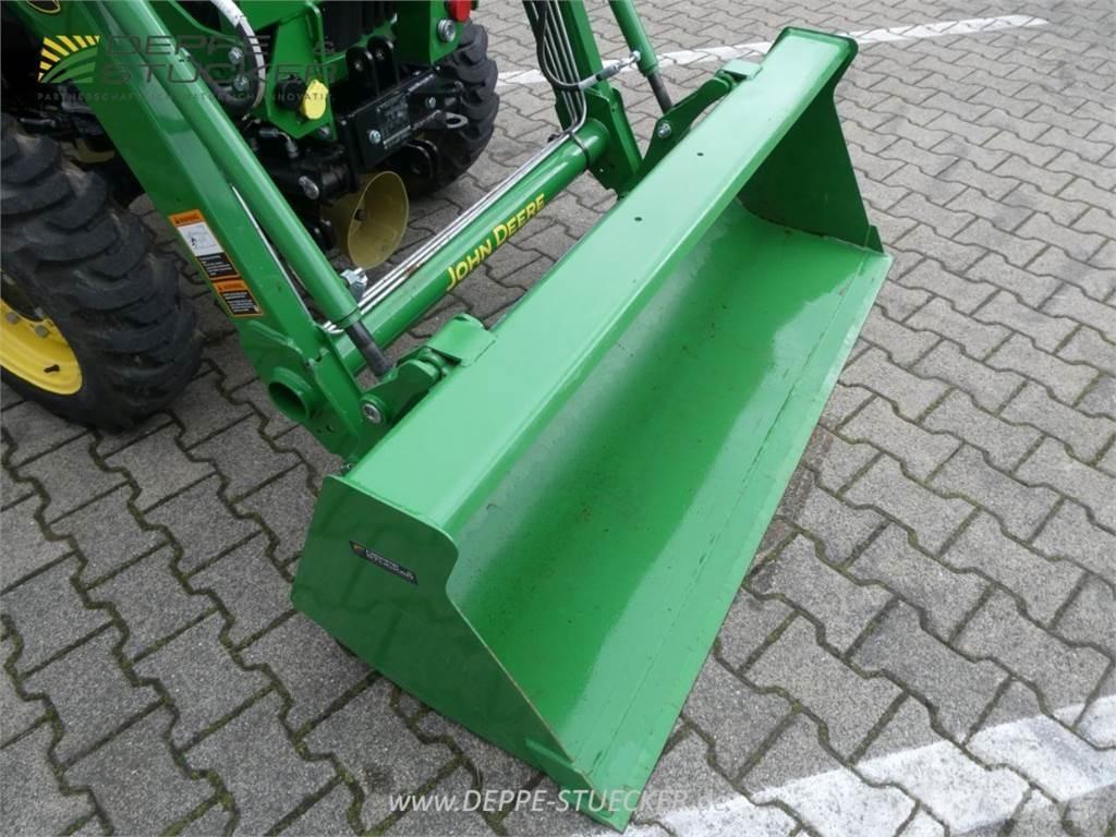 John Deere 3038E Kompaktie traktori