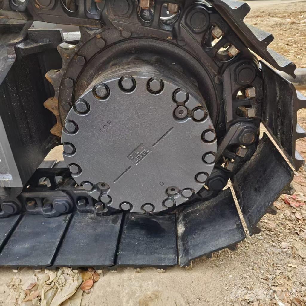 Komatsu PC 200-8 Kāpurķēžu ekskavatori