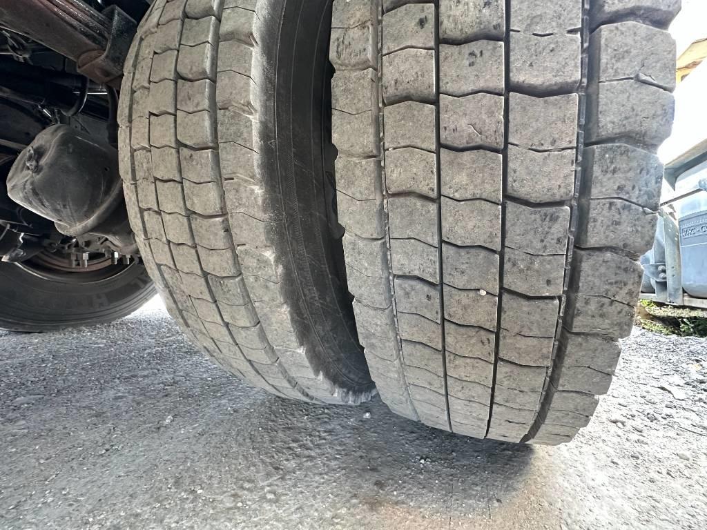 Freightliner M2 Pacēlāji uz automašīnas bāzes