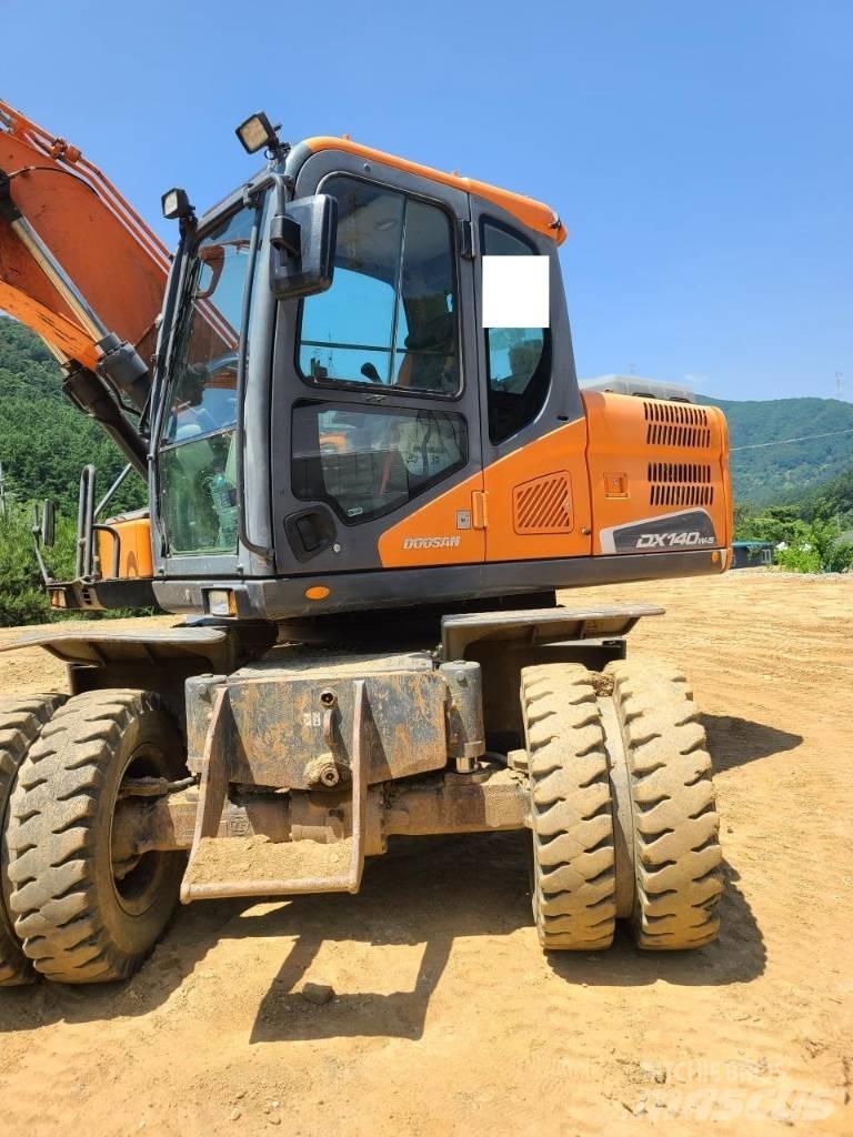 Doosan DX 140 W Ekskavatori uz riteņiem