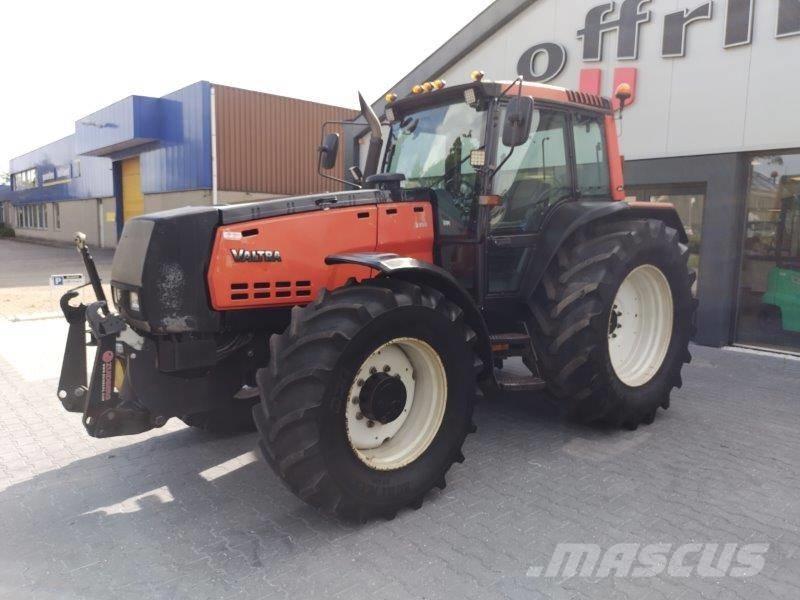 Valtra 8400 Traktori