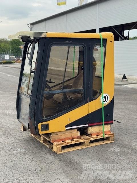 CAT M 320 USED CAB Kabīnes un interjers