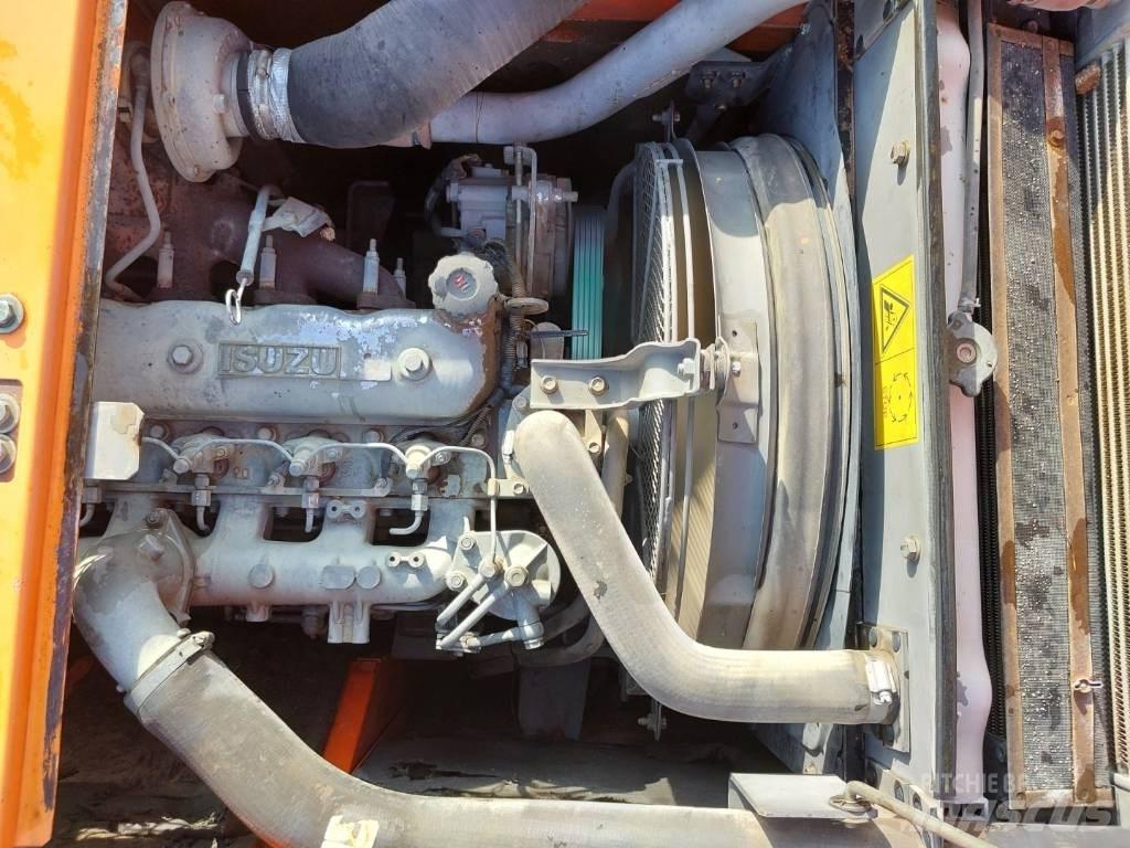 Hitachi ZX225USRLC Kāpurķēžu ekskavatori
