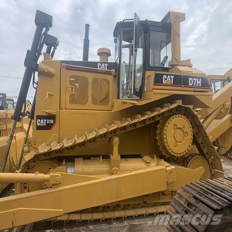 CAT D7H Kāpurķēžu buldozeri