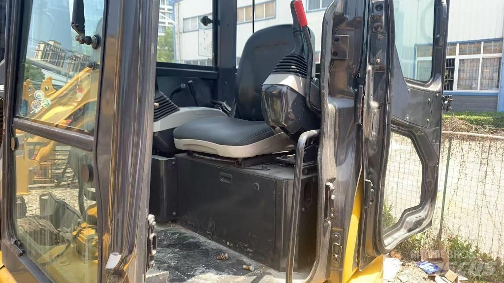 Komatsu PC 40 Kāpurķēžu ekskavatori