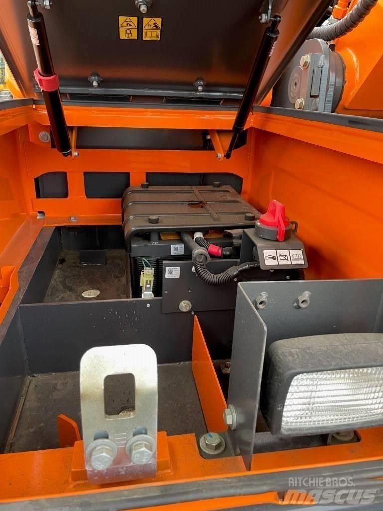 Doosan DX 140 W Ekskavatori uz riteņiem