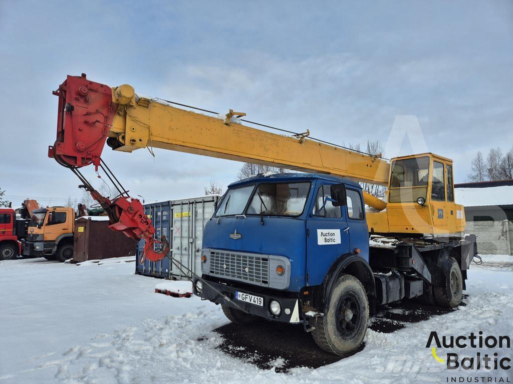 MAZ 5334 Smagās mašīnas ar celtni