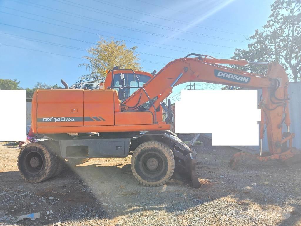 Doosan DX140WACE Ekskavatori uz riteņiem