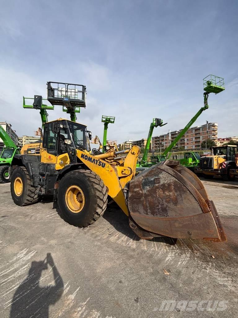 Komatsu WA 320-8 Iekrāvēji uz riteņiem