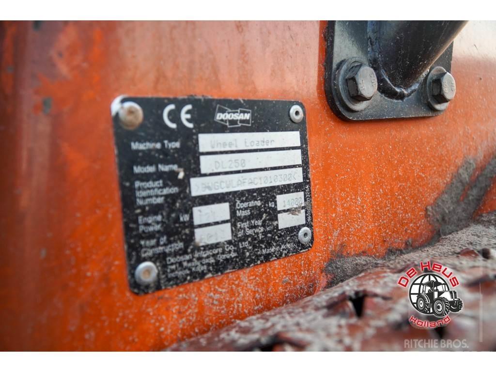 Doosan DL250 Iekrāvēji uz riteņiem