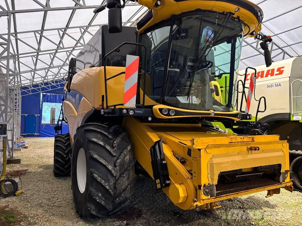 New Holland CX 8.90 Ražas novākšanas kombaini