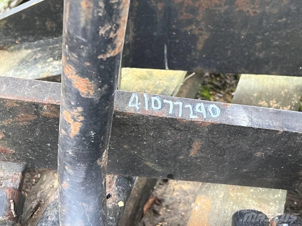 JCB Q FIT FORKS Cits iekraušanas un rakšanas aprīkojums