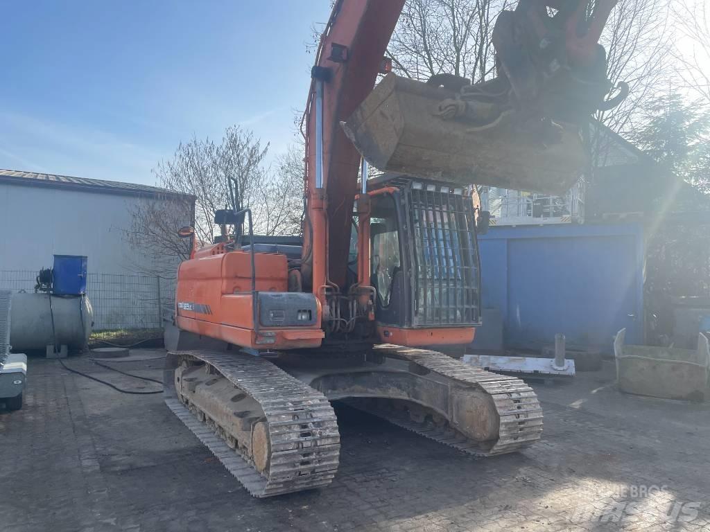 Doosan EXCA Kāpurķēžu ekskavatori