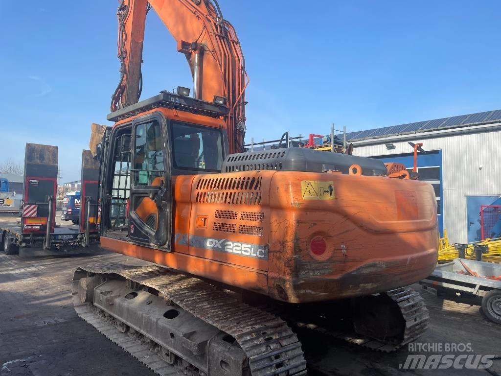 Doosan EXCA Kāpurķēžu ekskavatori