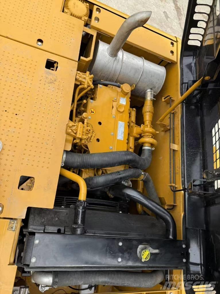 CAT 320 D Kāpurķēžu ekskavatori