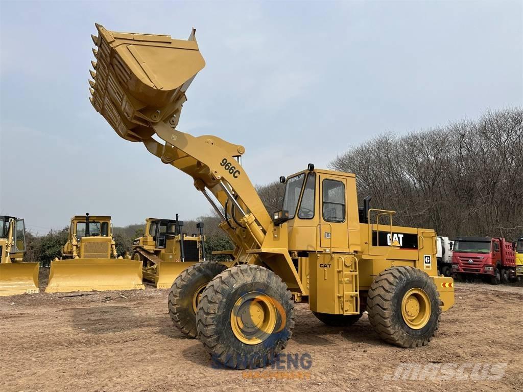 CAT 966C Iekrāvēji uz riteņiem