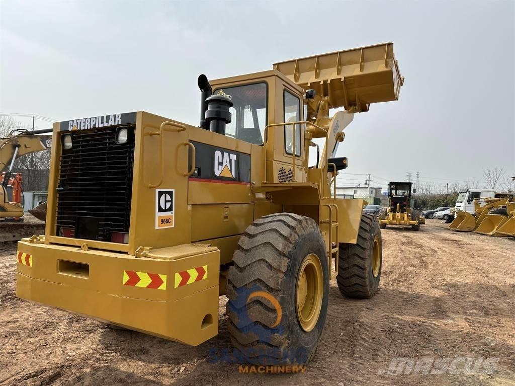 CAT 966C Iekrāvēji uz riteņiem