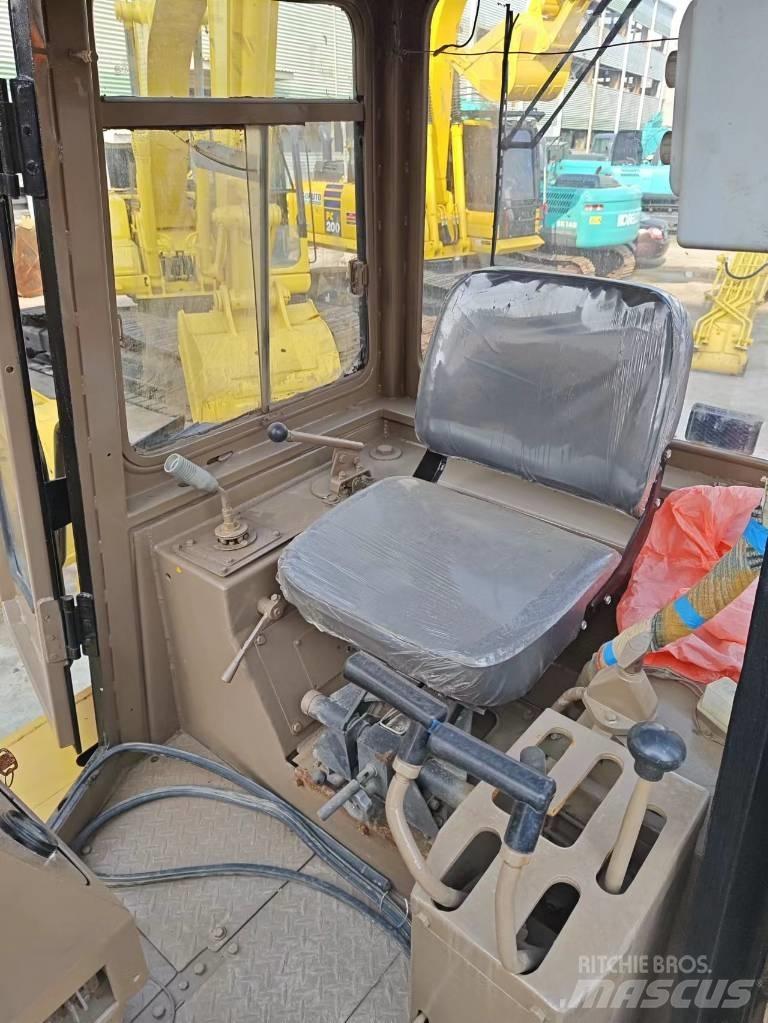 CAT D 6 G Kāpurķēžu buldozeri