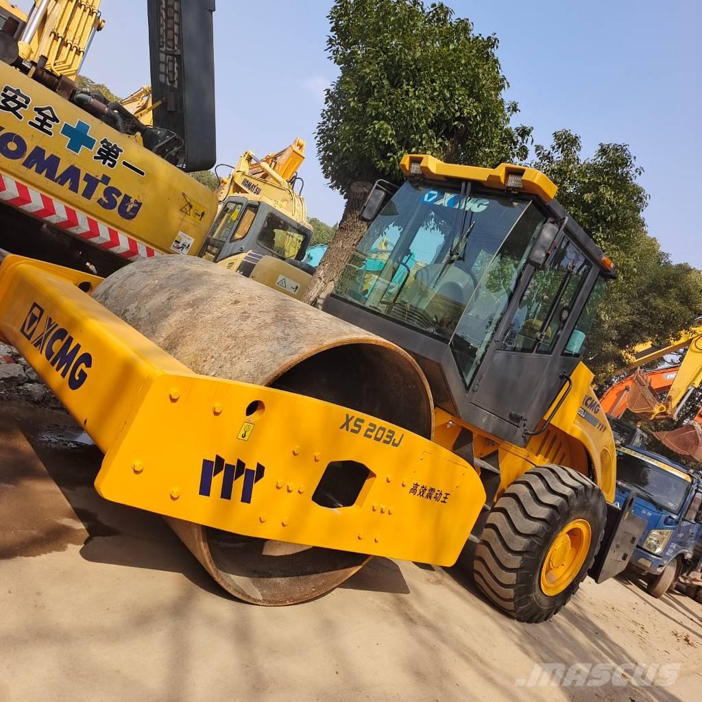 XCMG XS 203 J Vienvalča grunts veltņi