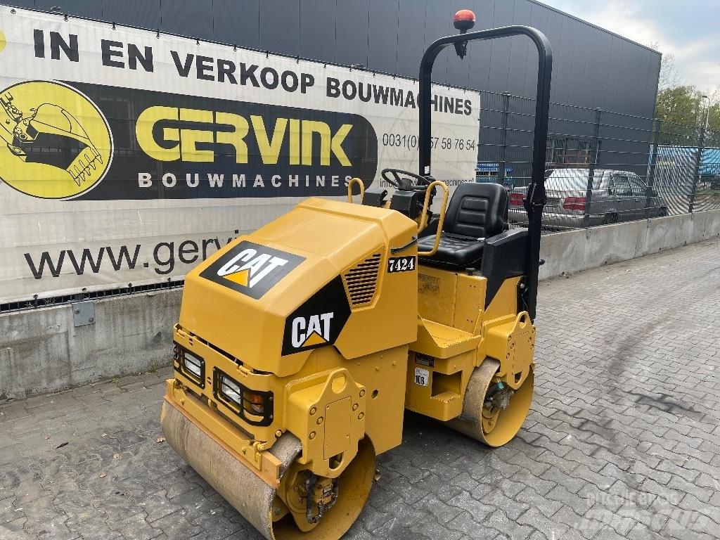 CAT CB 14 Divvalču grunts veltņi