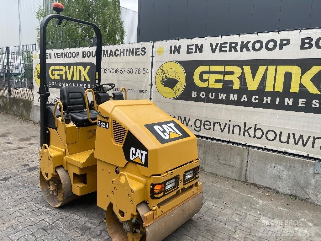 CAT CB 14 Divvalču grunts veltņi