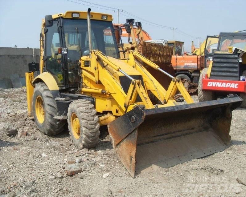 JCB 3cx Ekskavatori-iekrāvēji