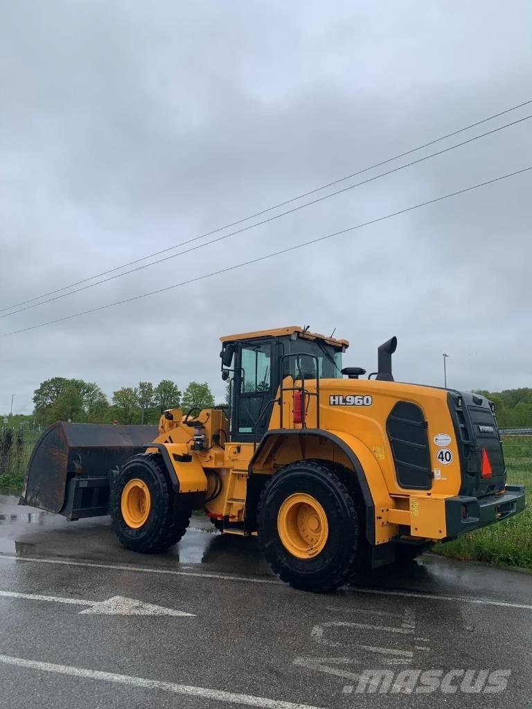 Hyundai HL 960 Iekrāvēji uz riteņiem