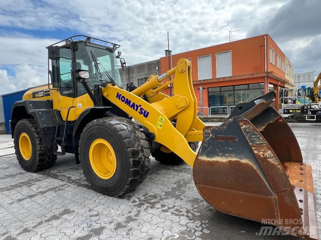 Komatsu WA320-7 Iekrāvēji uz riteņiem