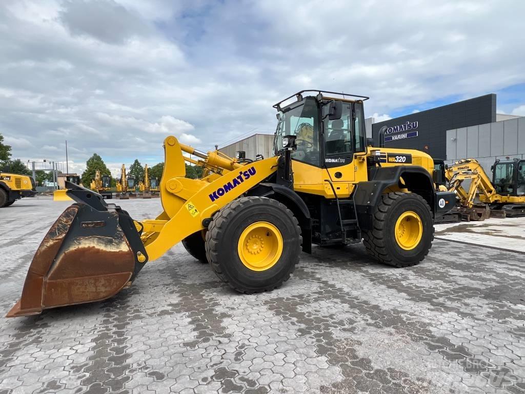 Komatsu WA320-7 Iekrāvēji uz riteņiem