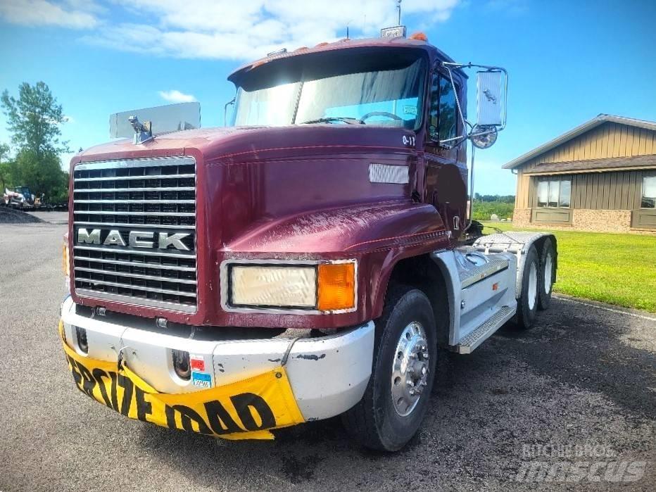 Mack CH 613 Vilcēji