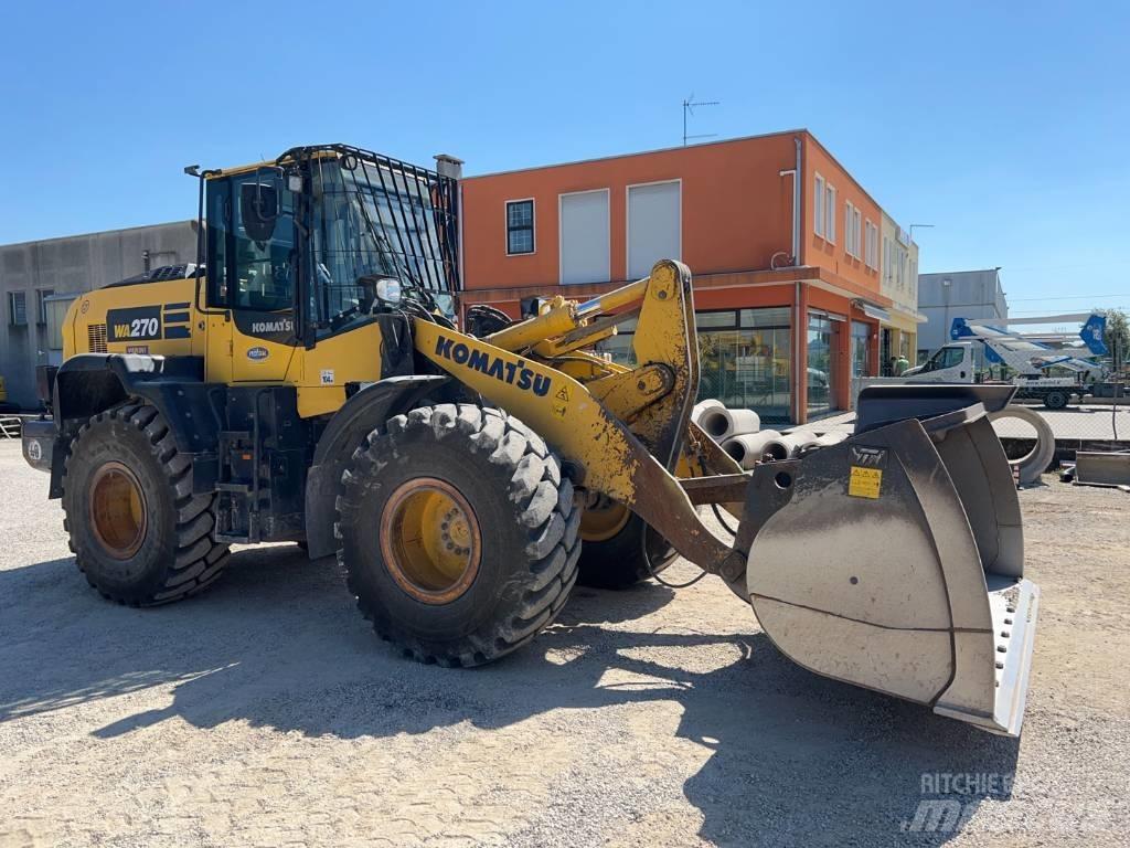 Komatsu WA 270-8 Iekrāvēji uz riteņiem
