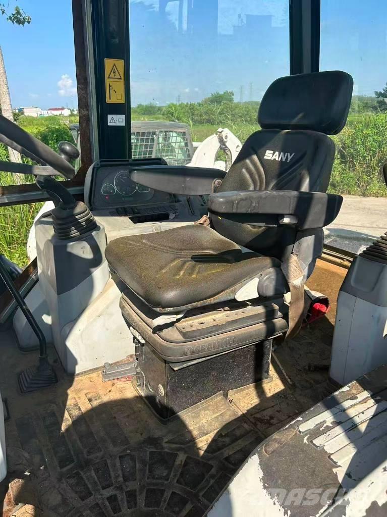 Sany BL 70 C Ekskavatori-iekrāvēji