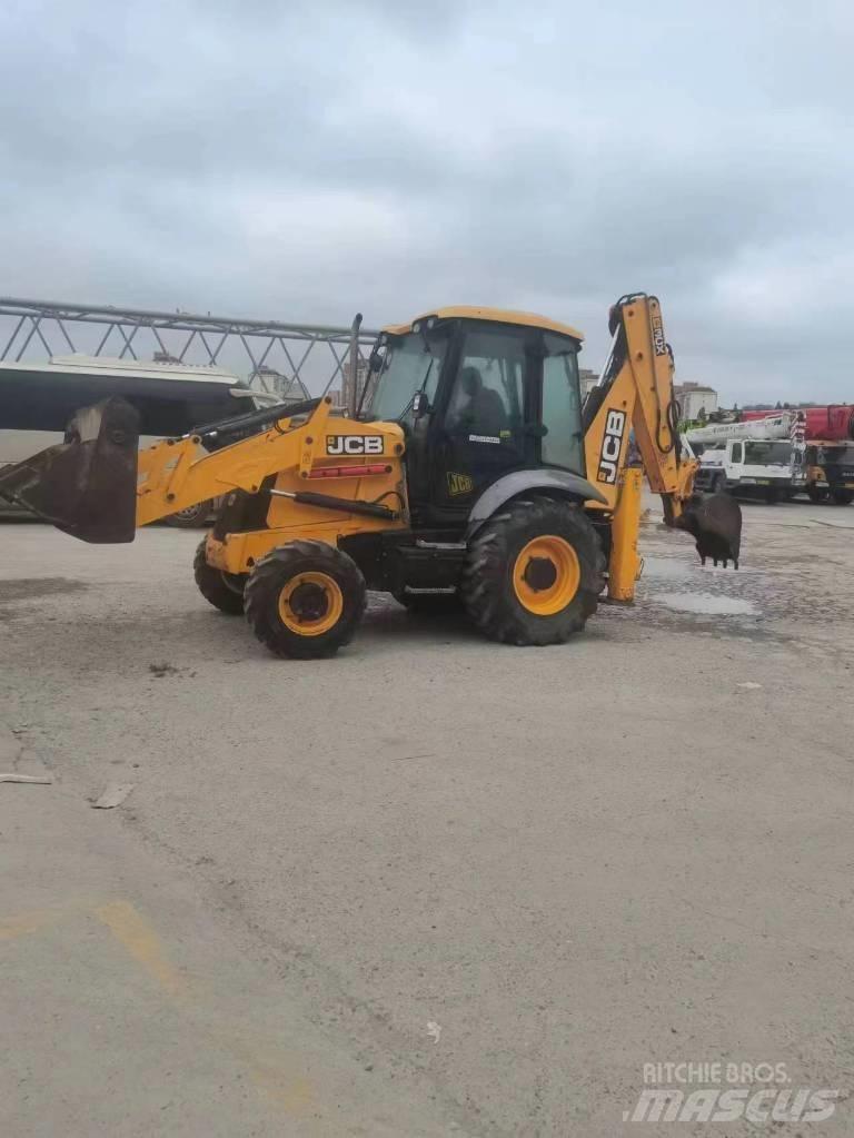 JCB 3cx Ekskavatori-iekrāvēji