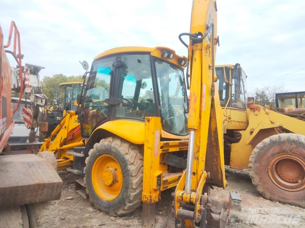 JCB 3cx Ekskavatori-iekrāvēji