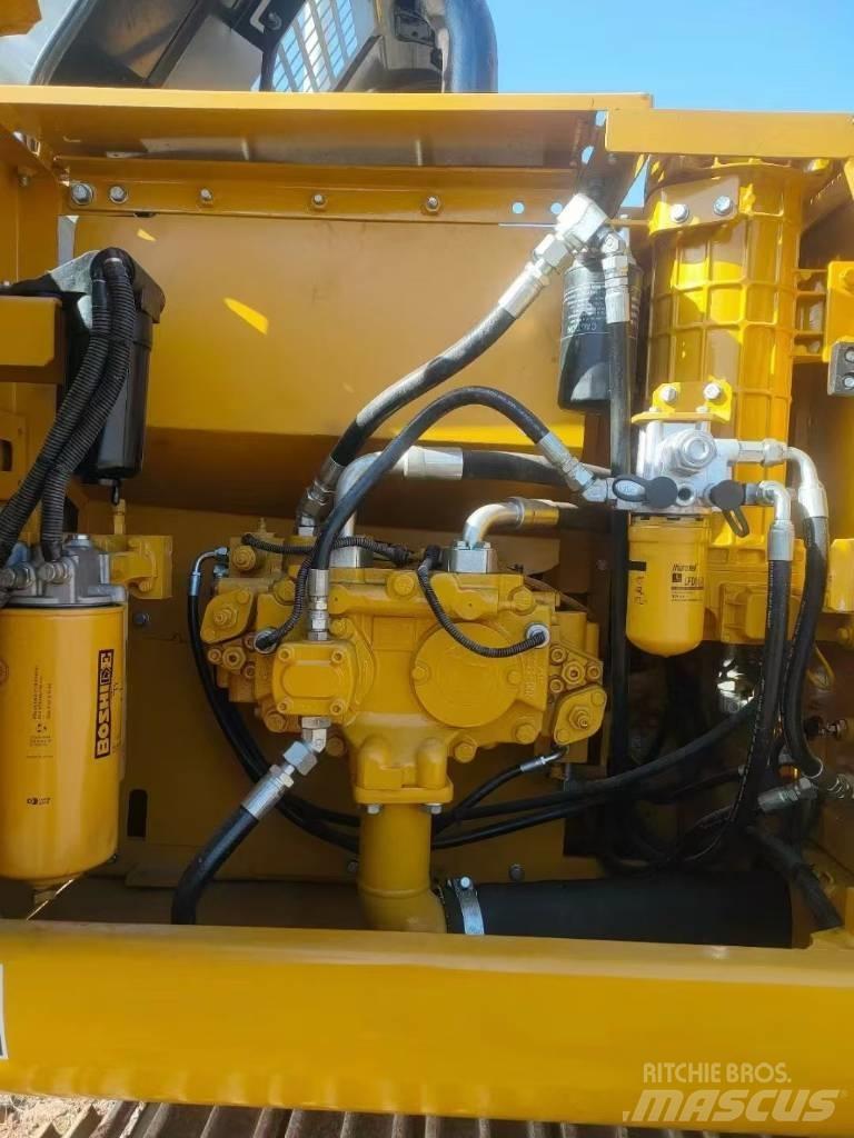 CAT 320D2L Kāpurķēžu ekskavatori