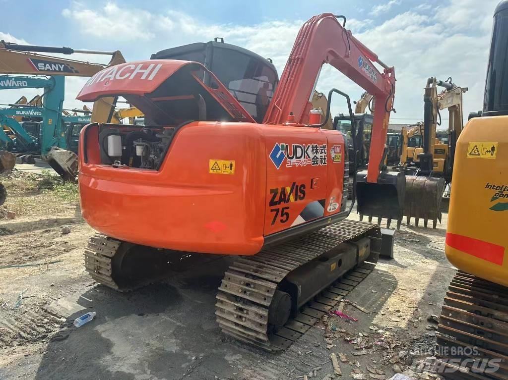 Hitachi ZX 75 Vidēja lieluma ekskavatori 7 t - 12 t