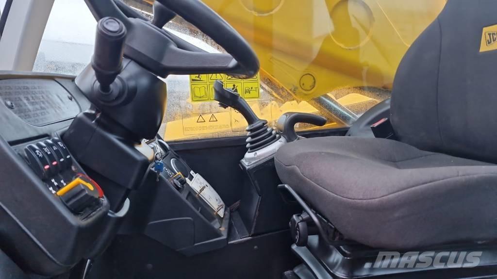 JCB 541-70 Teleskopiskie manipulatori