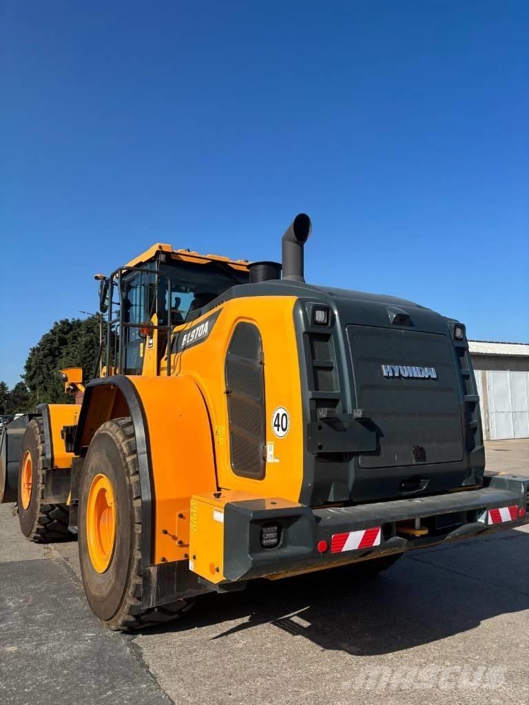 Hyundai HL 970 A Iekrāvēji uz riteņiem