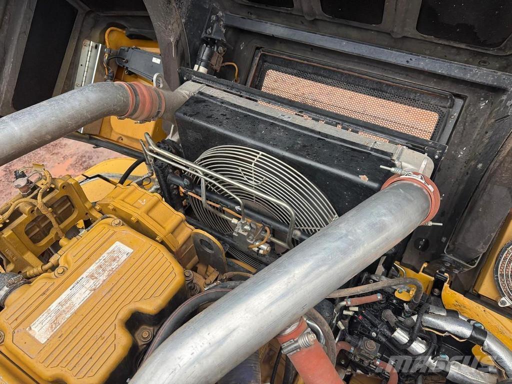 CAT 745C Komunālās mašīnas