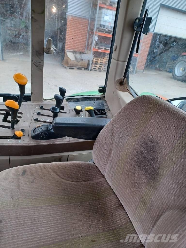 John Deere 6220 Traktori