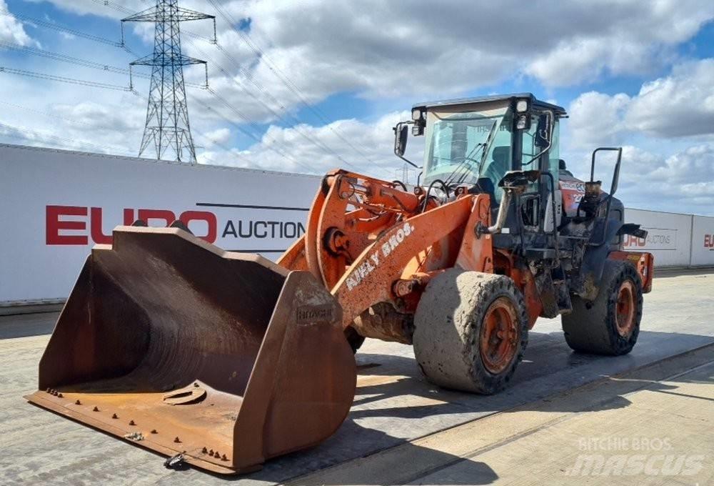 Hitachi ZW 220-6 Iekrāvēji uz riteņiem