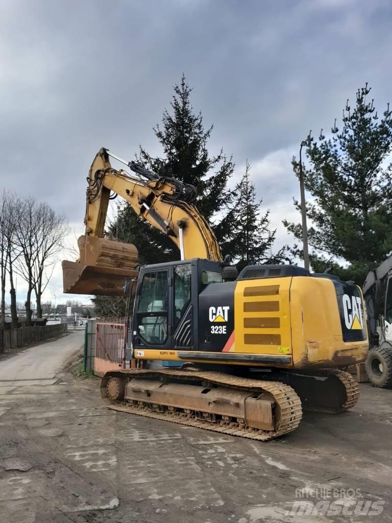 CAT 323 E Kāpurķēžu ekskavatori