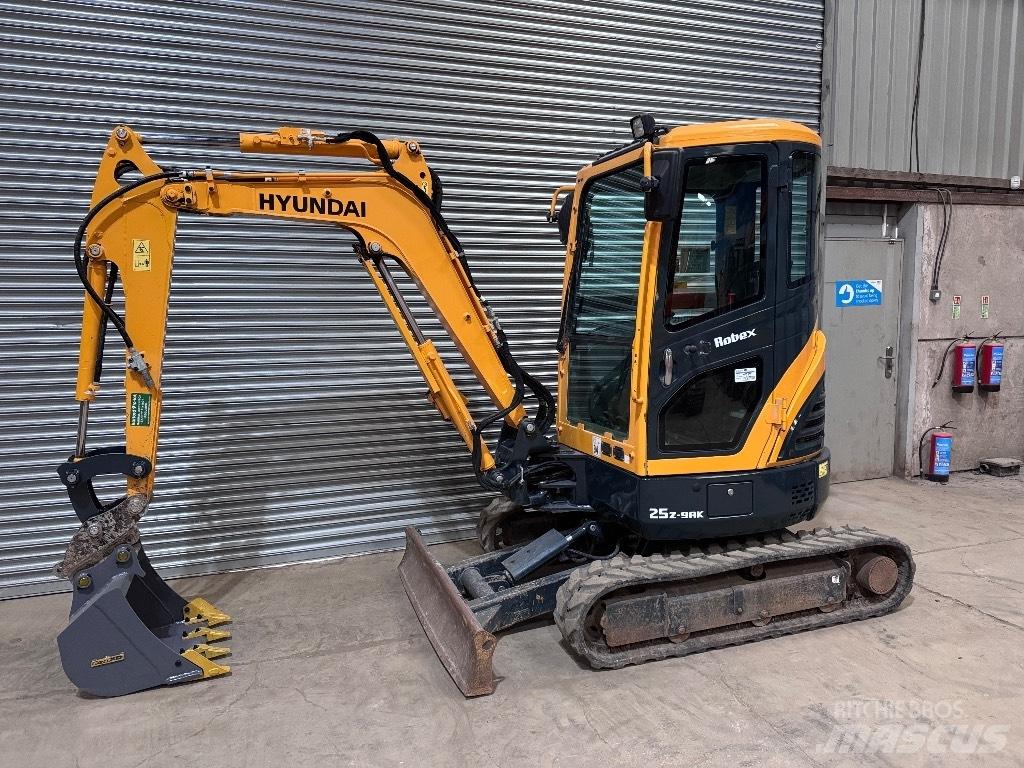 Hyundai R25Z-9 AK Mini ekskavatori < 7 t