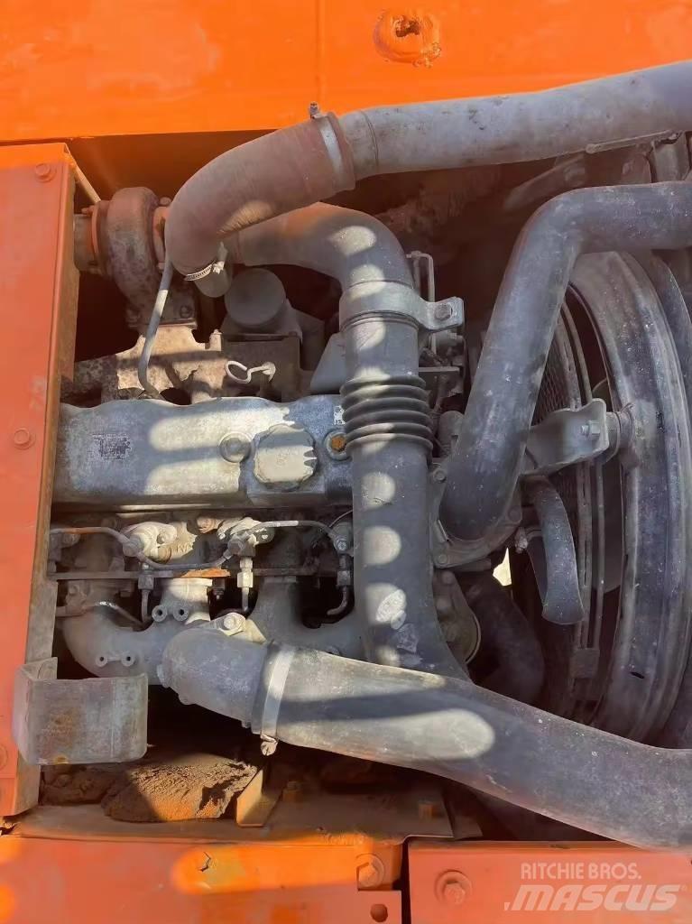 Hitachi ZX 120 Kāpurķēžu ekskavatori