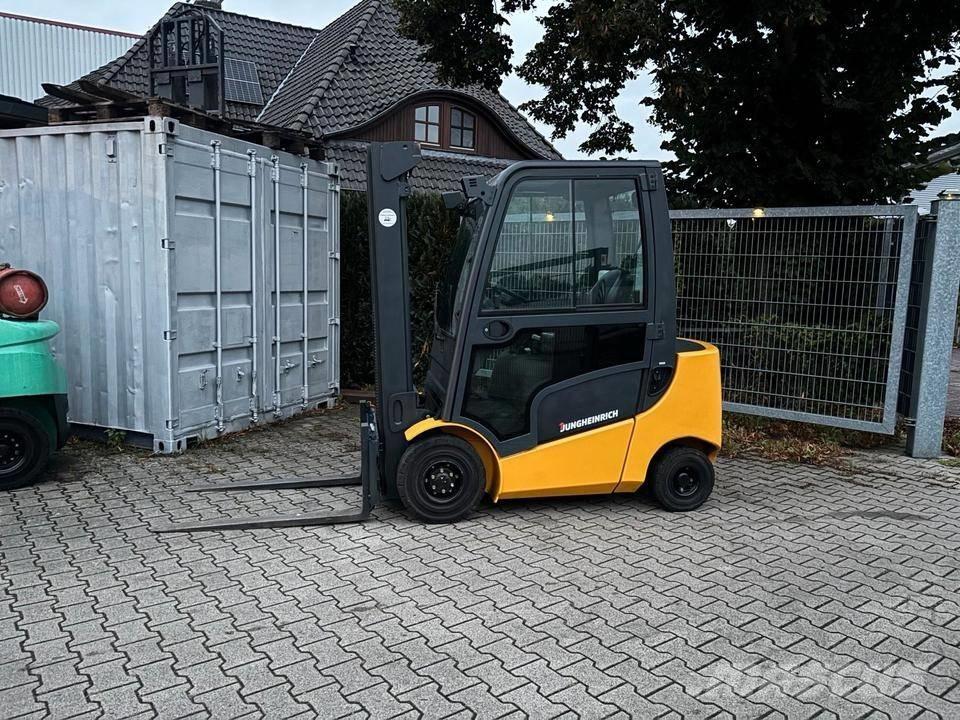 Jungheinrich DFG 320 Tehnika ar dīzeļa dzinēju