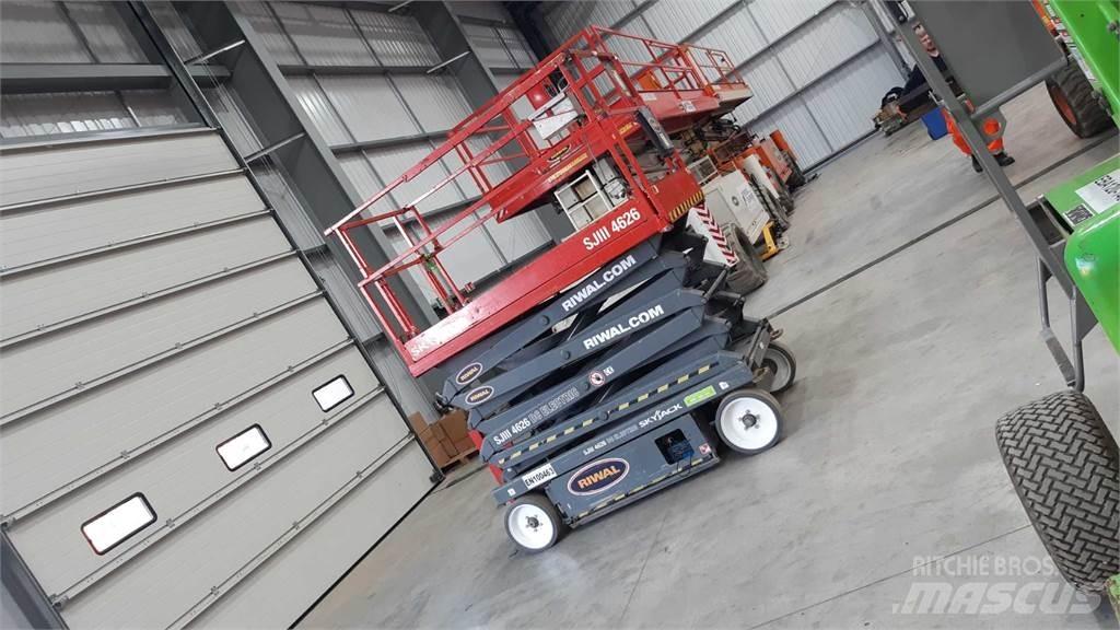 SkyJack SJIII4626 Šķerveida pacēlāji
