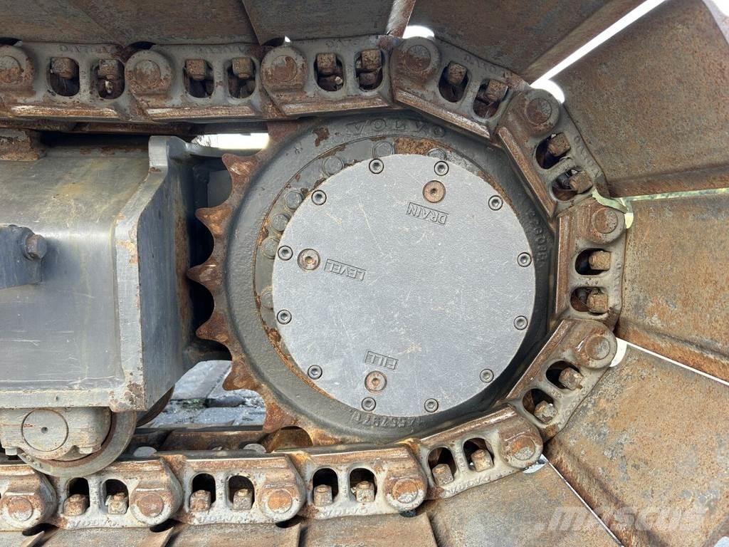 Volvo ECR145EL Kāpurķēžu ekskavatori