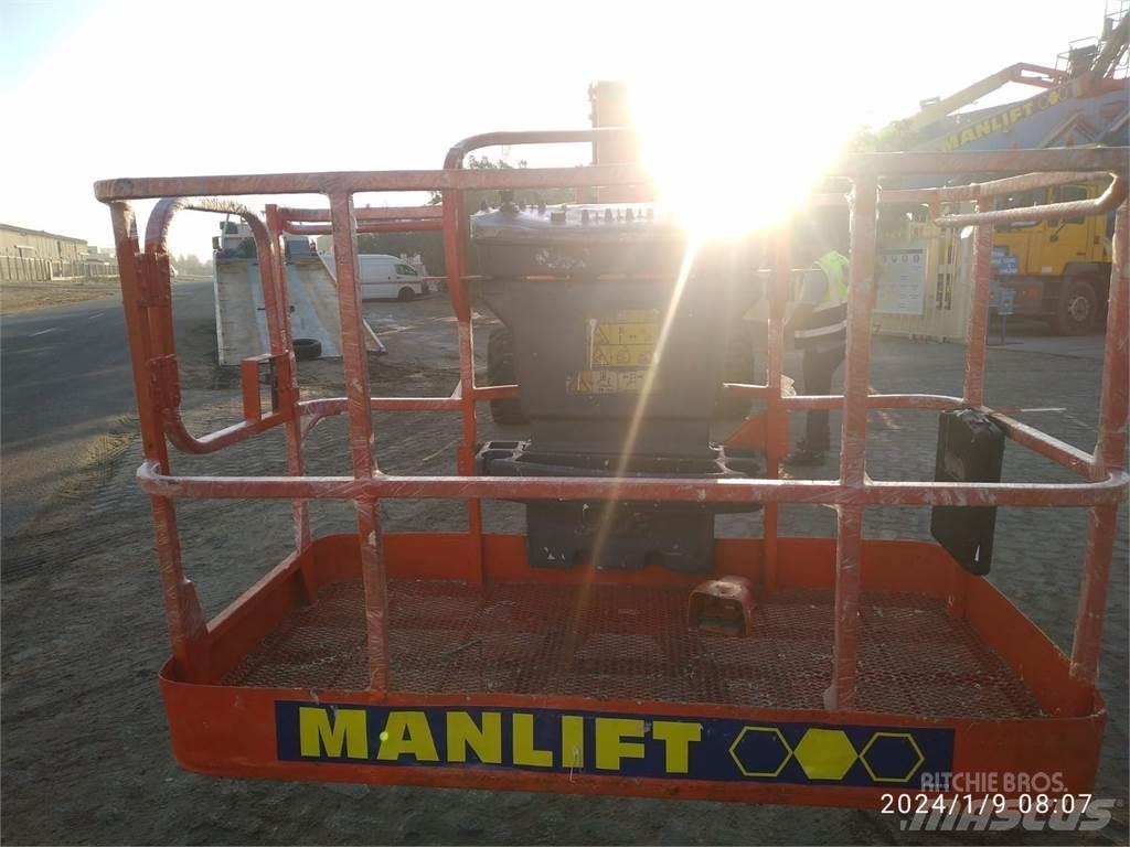 JLG 800AJ Strēles pacēlāji