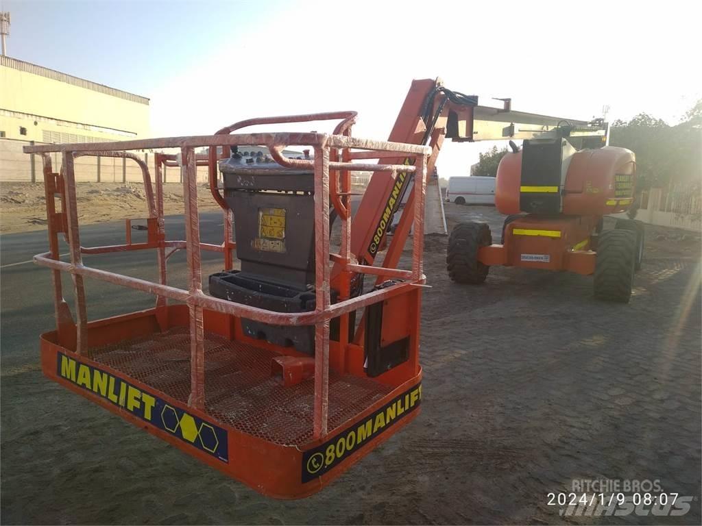 JLG 800AJ Strēles pacēlāji
