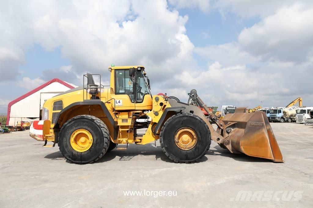 Volvo L 220 H Iekrāvēji uz riteņiem